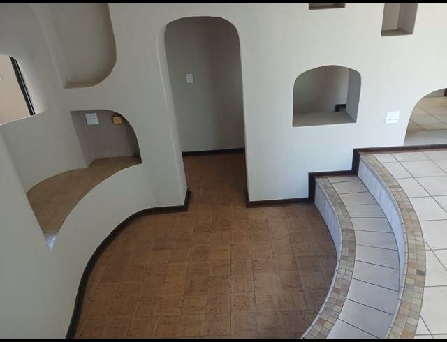 4 BEDROOM HOUSE FOR SALE IN CASHAN